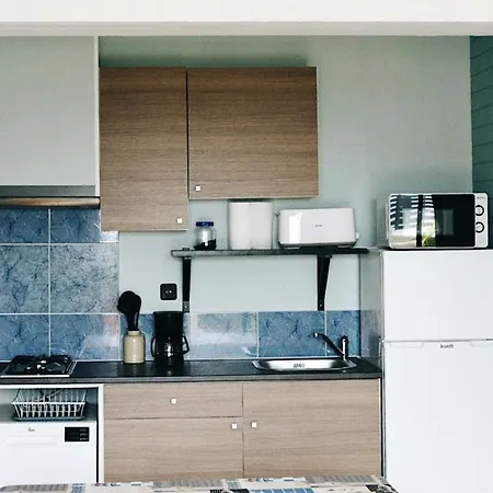 One Bedroom At 100 M Away From The Beach With Enclosed Garden And Wifi Lägenhet *