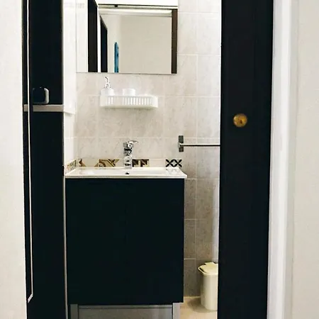 公寓 One Bedroom At 100 M Away From The Beach With Enclosed Garden And Wifi *